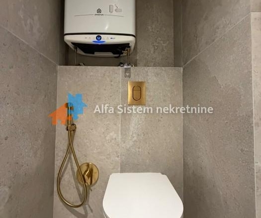 Izdavanje: Četvorosoban stan 135 m², Novi Beograd – Beograd
