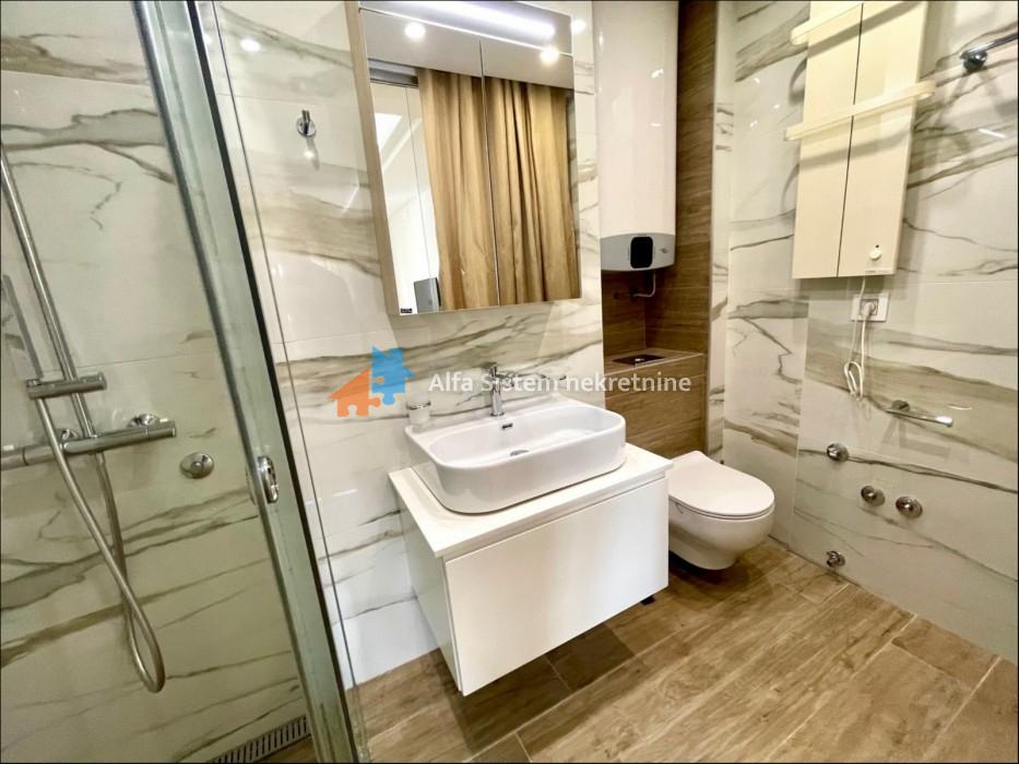 Izdavanje: Petosoban stan 240 m², Vračar – Beograd