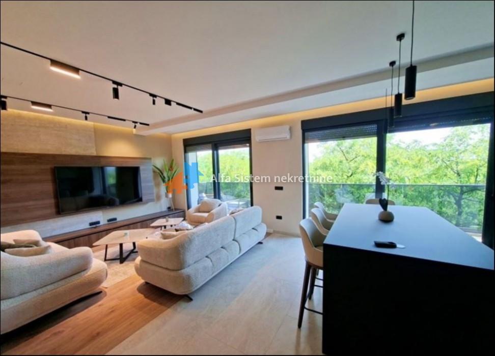 Izdavanje: Trosoban stan 82 m², Zvezdara – Beograd
