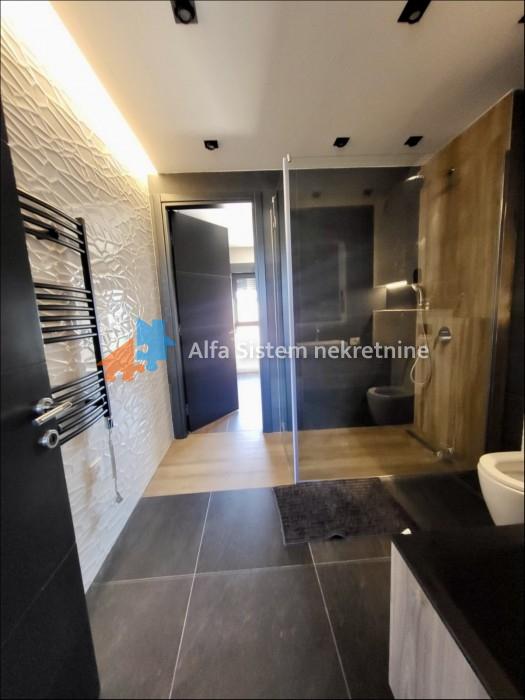 Izdavanje: Petosoban stan 197 m², Vračar – Beograd