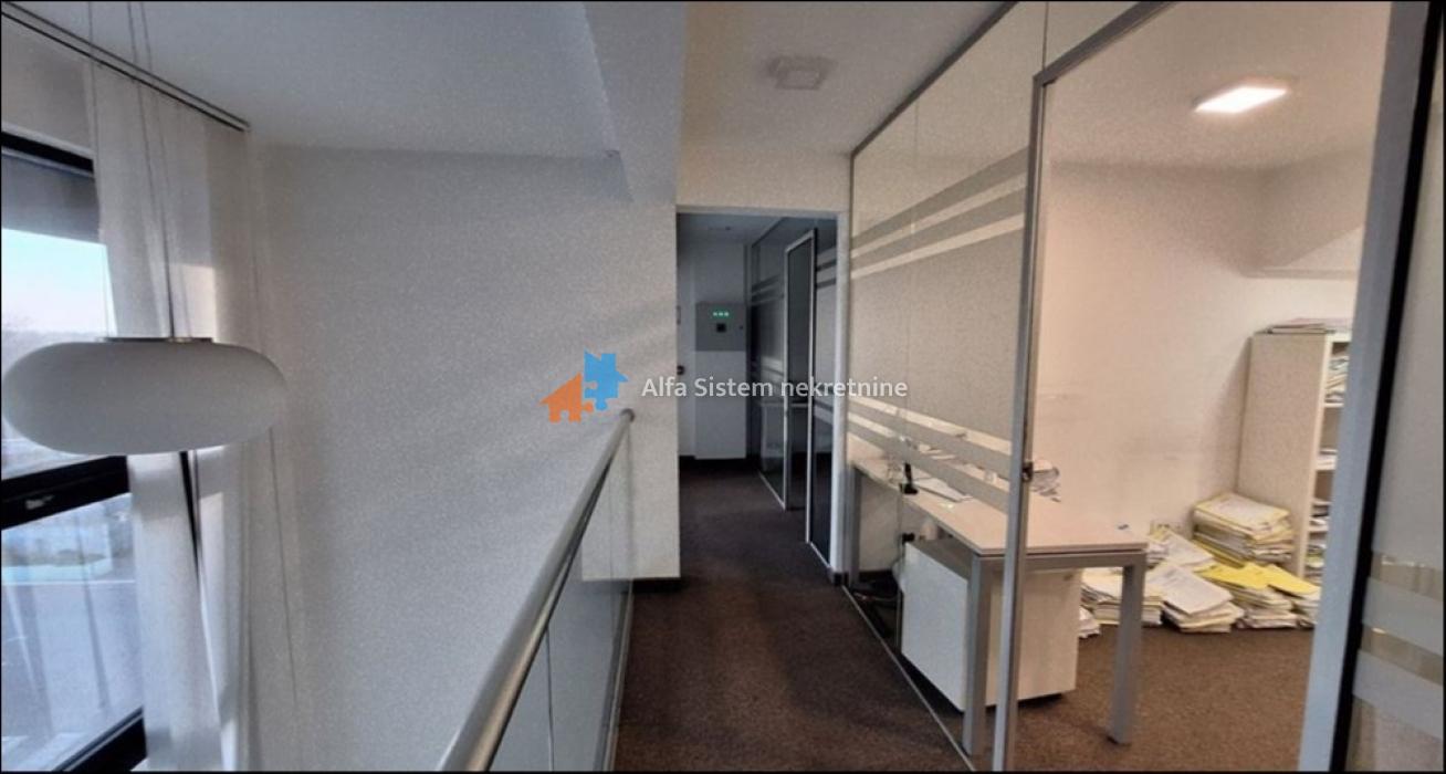 Izdavanje: Poslovni prostor 250 m², Karaburma – Beograd Izdavanje: Poslovni prostor 250 m², Karaburma – Beograd