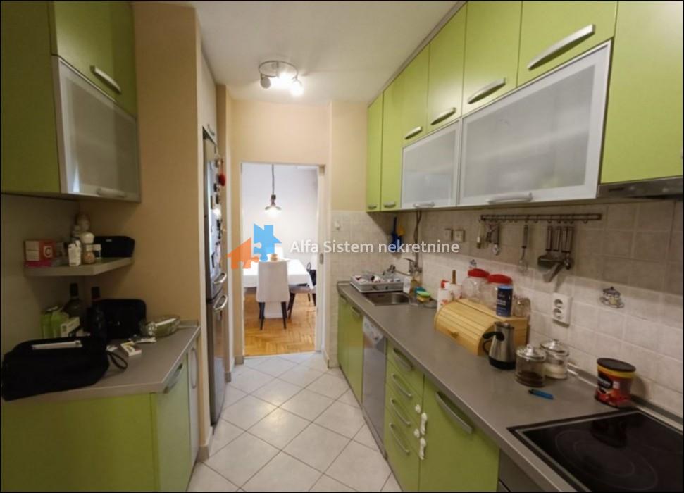 Izdavanje: Četvorosoban stan 100 m², Zvezdara – Beograd