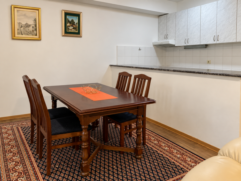 Izdavanje: Trosoban stan 80 m², Krnjača – Beograd