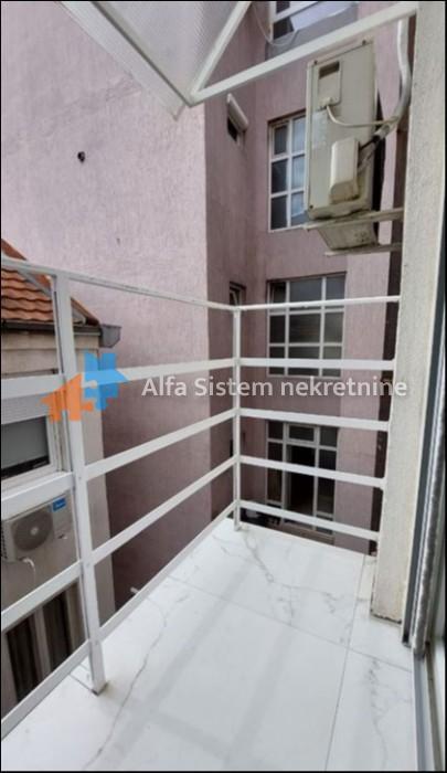 Izdavanje: Jednoiposoban stan 38 m², Vračar – Beograd