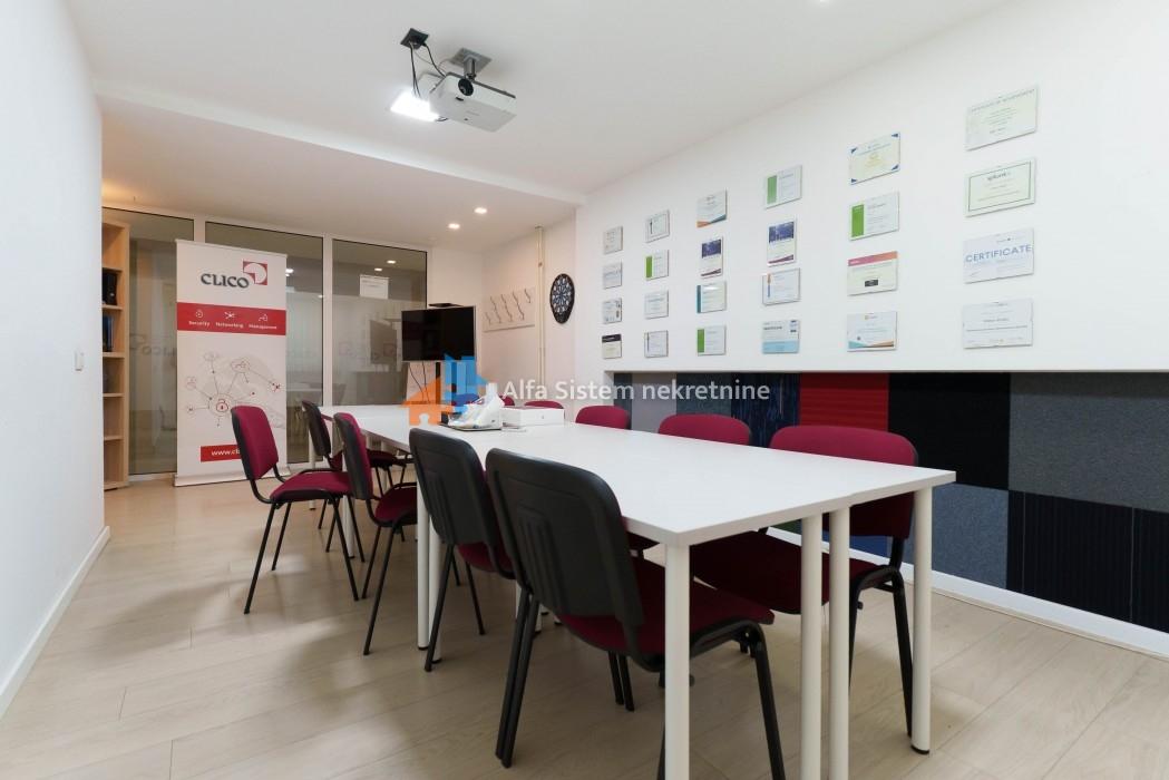Izdavanje: Poslovni prostor 137 m², Novi Beograd – Beograd