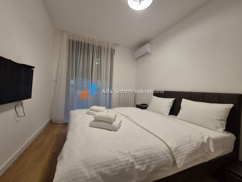 Izdavanje: Trosoban stan 95 m², Voždovac – Beograd