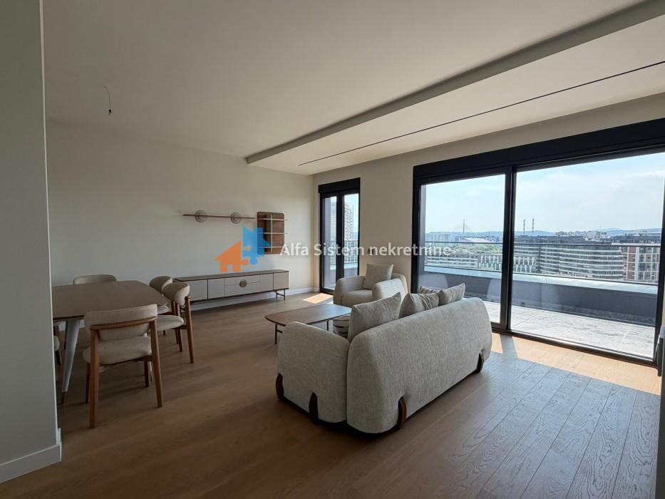 Izdavanje: Četvorosoban stan 135 m², Novi Beograd – Beograd