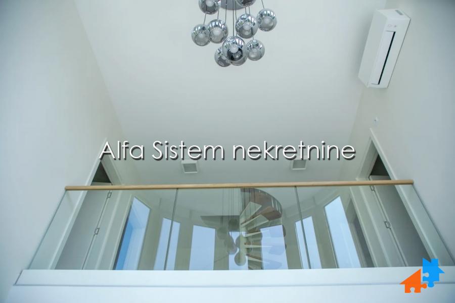 Izdavanje: Kuća 260 m², Čukarica – Beograd
