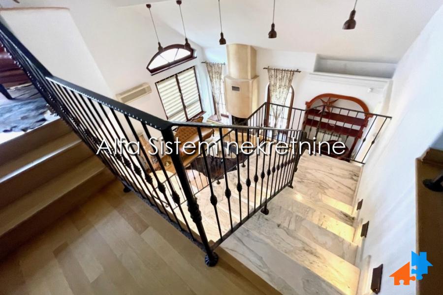 Izdavanje: Kuća 250 m², Voždovac – Beograd