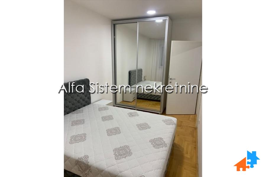 Izdavanje: Četvorosoban stan 95 m², Voždovac – Beograd