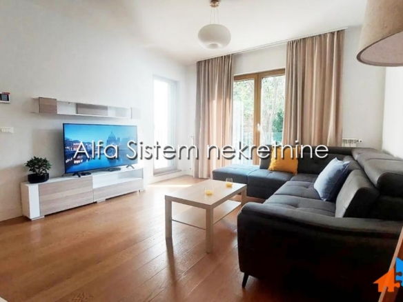 Izdavanje: Dvosoban stan 55 m², Savski venac – Beograd