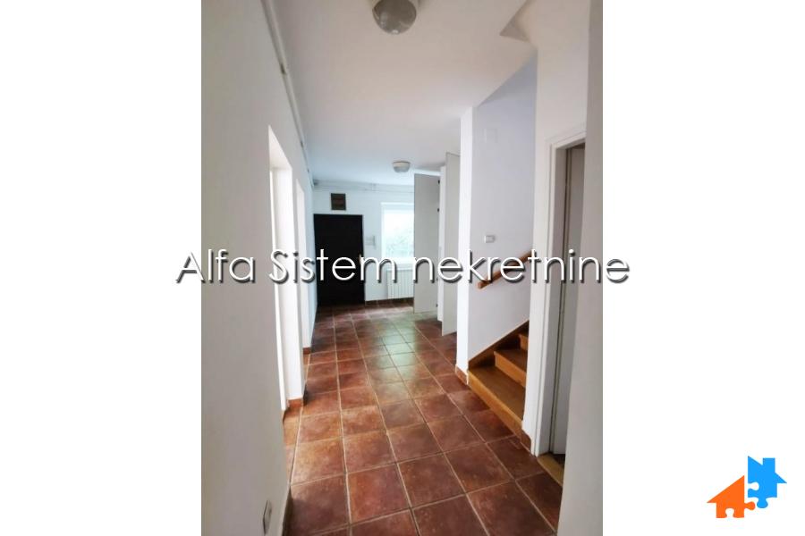 Izdavanje: Kuća 400 m², Savski venac – Beograd