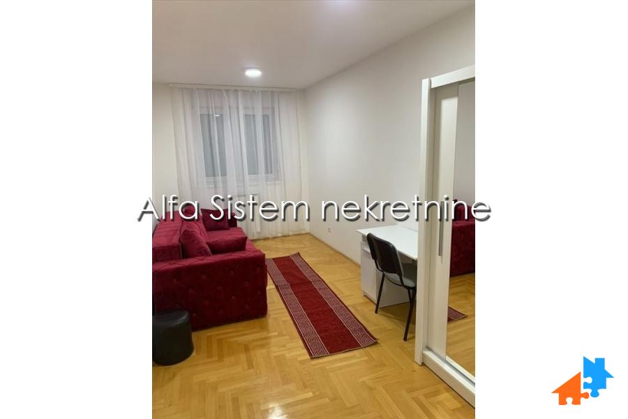 Izdavanje: Četvorosoban stan 95 m², Voždovac – Beograd