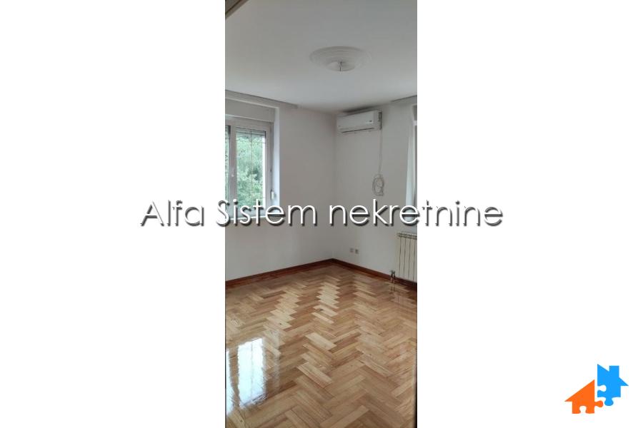 Izdavanje: Četvorosoban stan 147 m², Voždovac – Beograd