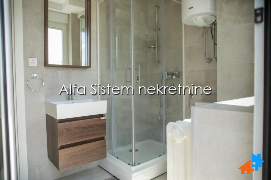 Izdavanje: Kuća 260 m², Čukarica – Beograd