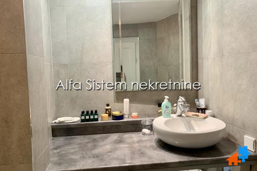 Izdavanje: Četvorosoban stan 133 m², Stari grad – Beograd