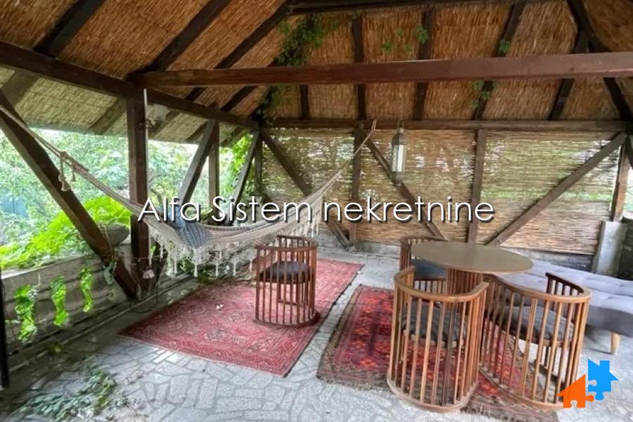 Izdavanje: Petosoban stan 250 m², Vračar – Beograd