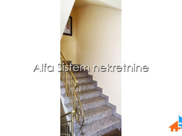 Izdavanje: Četvorosoban stan 147 m², Voždovac – Beograd