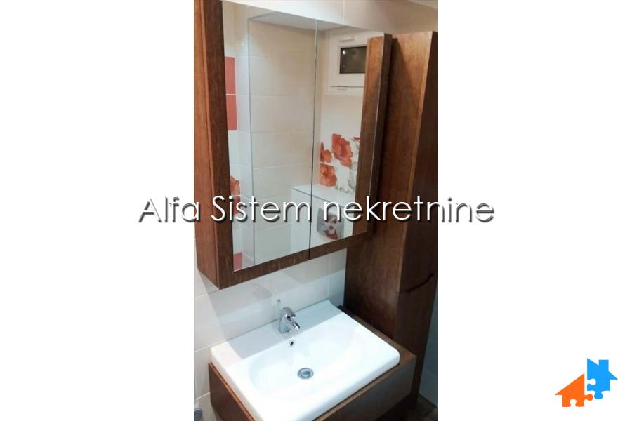 Izdavanje: Četvorosoban stan 115 m², Dedinje – Beograd