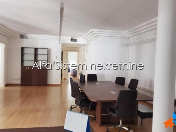 Izdavanje: Poslovni prostor 150 m², Savski venac – Beograd