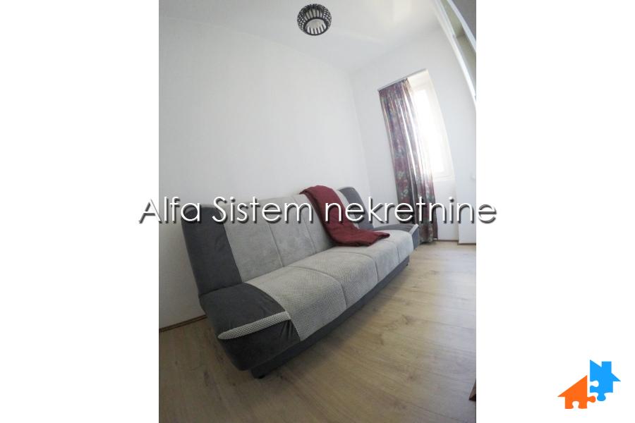 Izdavanje: Dvoiposoban stan 70 m², Savski venac – Beograd