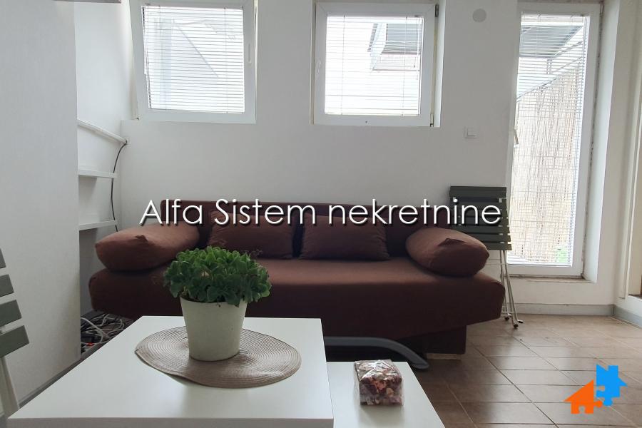 Izdavanje: Garsonjera 20 m², Zvezdara – Beograd