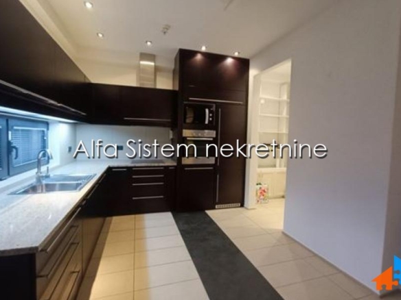Izdavanje: Petosoban stan 176 m², Vračar – Beograd