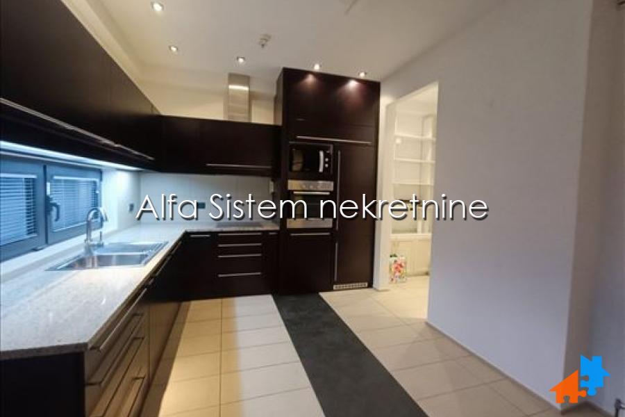 Izdavanje: Petosoban stan 176 m², Vračar – Beograd