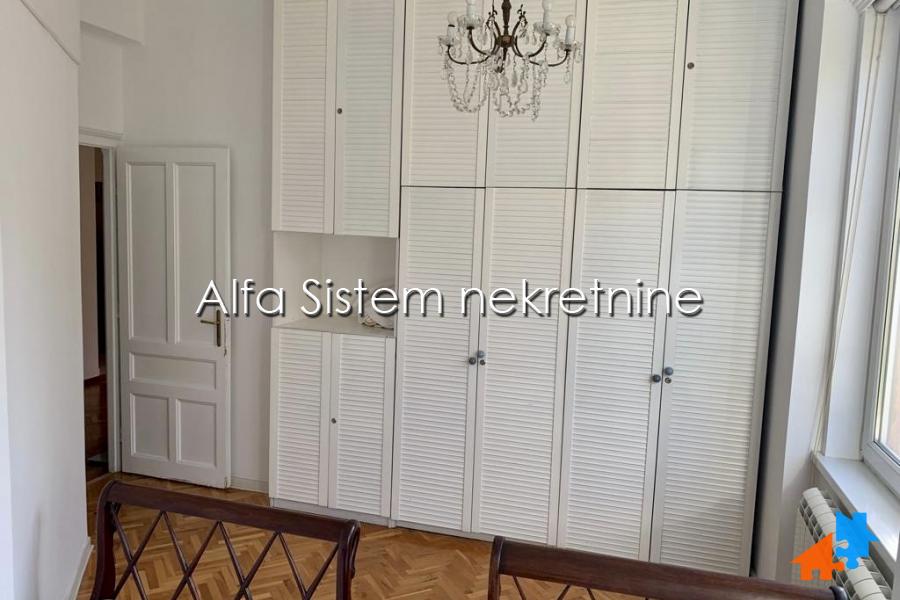 Izdavanje: Četvorosoban stan 133 m², Stari grad – Beograd