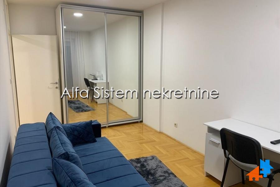 Izdavanje: Četvorosoban stan 95 m², Voždovac – Beograd