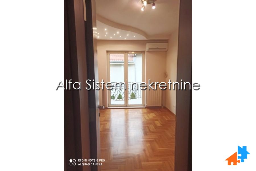 Izdavanje: Kuća 400 m², Banovo brdo – Beograd