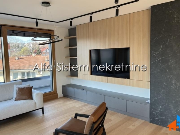 Izdavanje: Trosoban stan 140 m², Vračar – Beograd