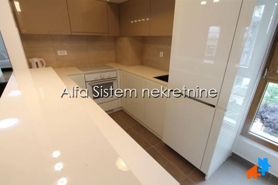Izdavanje: Trosoban stan 115 m², Palilula – Beograd