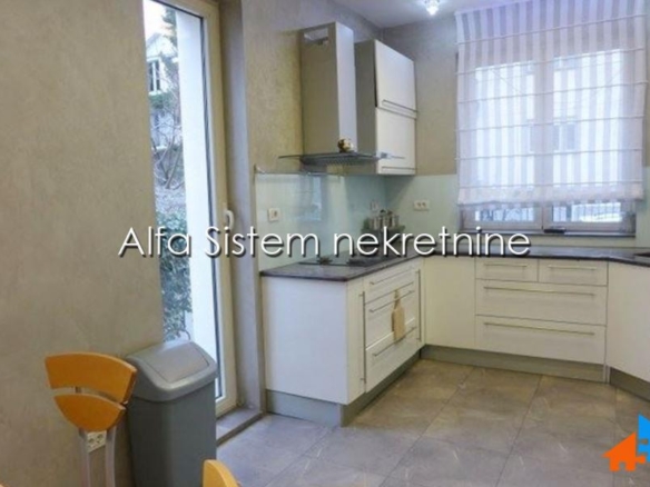 Izdavanje: Kuća 400 m², Banovo brdo – Beograd