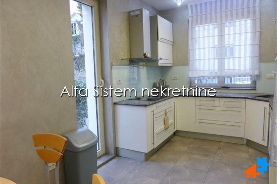 Izdavanje: Kuća 400 m², Banovo brdo – Beograd