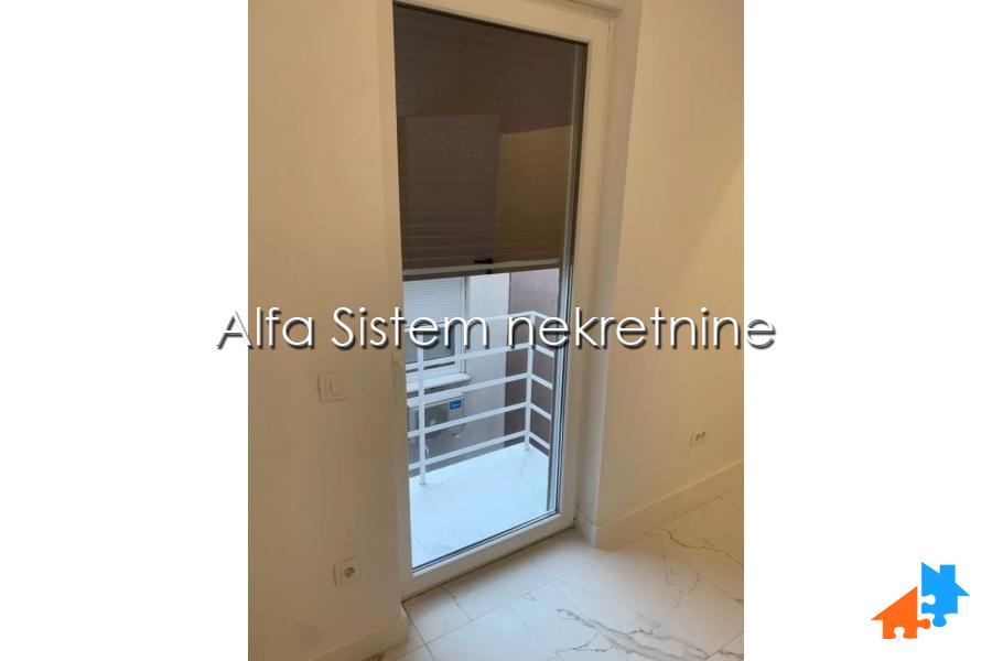 Izdavanje: Jednoiposoban stan 38 m², Vračar – Beograd