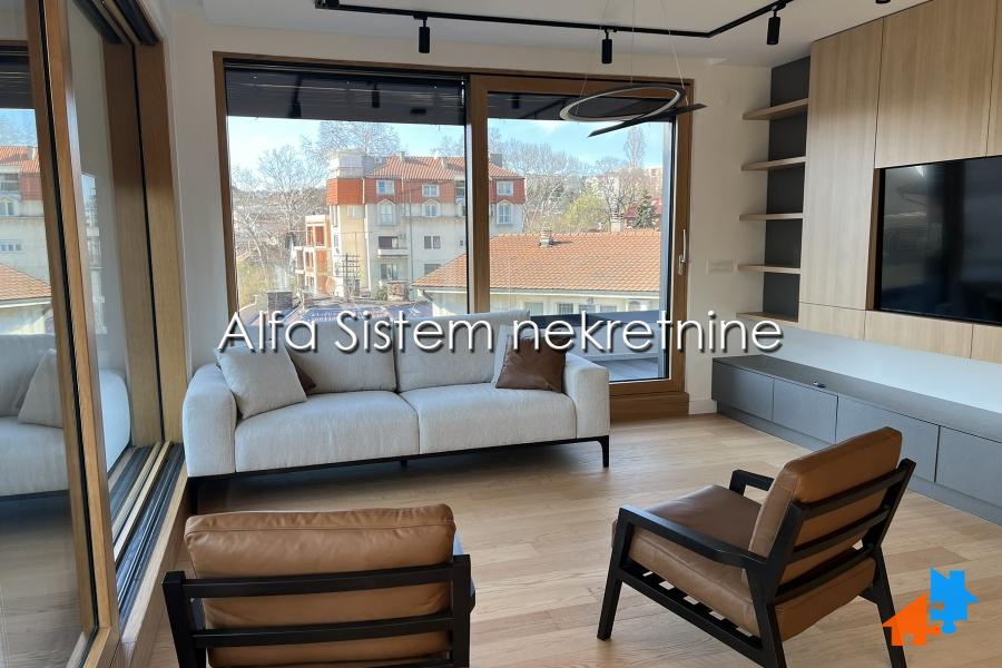 Izdavanje: Trosoban stan 140 m², Vračar – Beograd