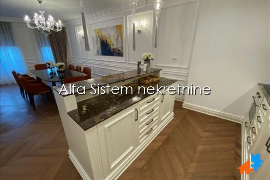 Izdavanje: Četvorosoban stan 140 m², Vračar – Beograd
