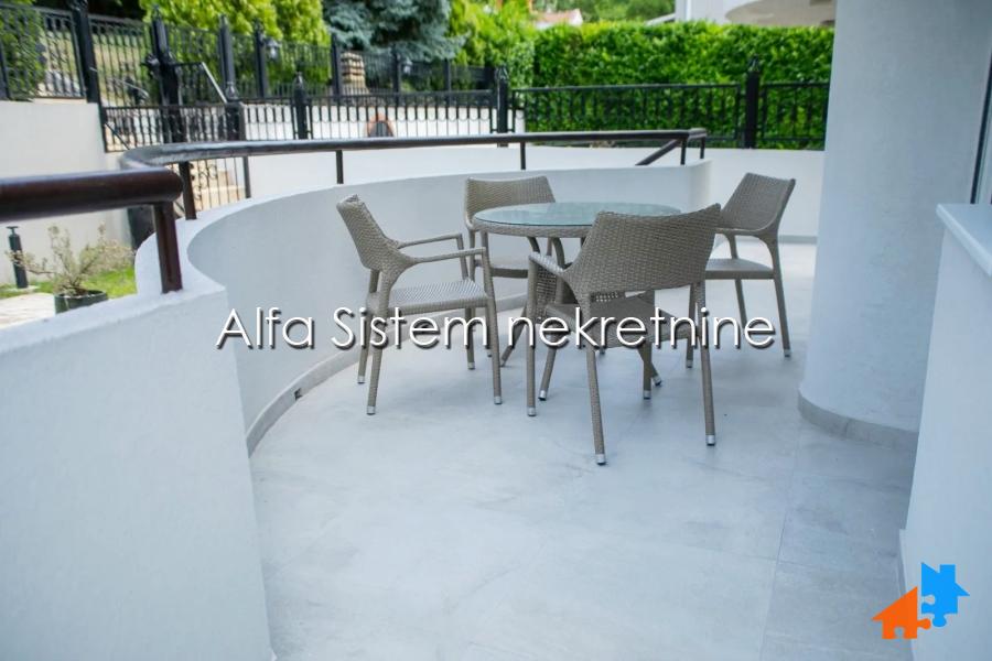 Izdavanje: Kuća 260 m², Čukarica – Beograd