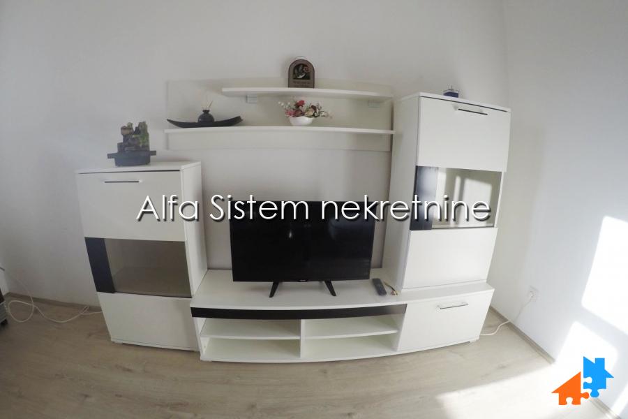 Izdavanje: Dvoiposoban stan 70 m², Savski venac – Beograd
