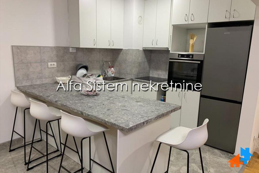 Izdavanje: Četvorosoban stan 95 m², Voždovac – Beograd