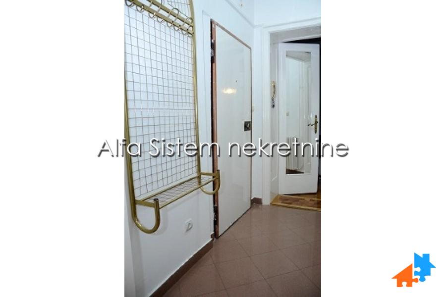 Izdavanje: Trosoban stan 80 m², Stari grad – Beograd