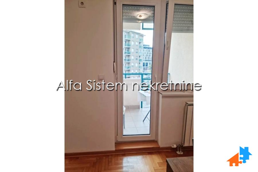 Izdavanje: Trosoban stan 85 m², Voždovac – Beograd