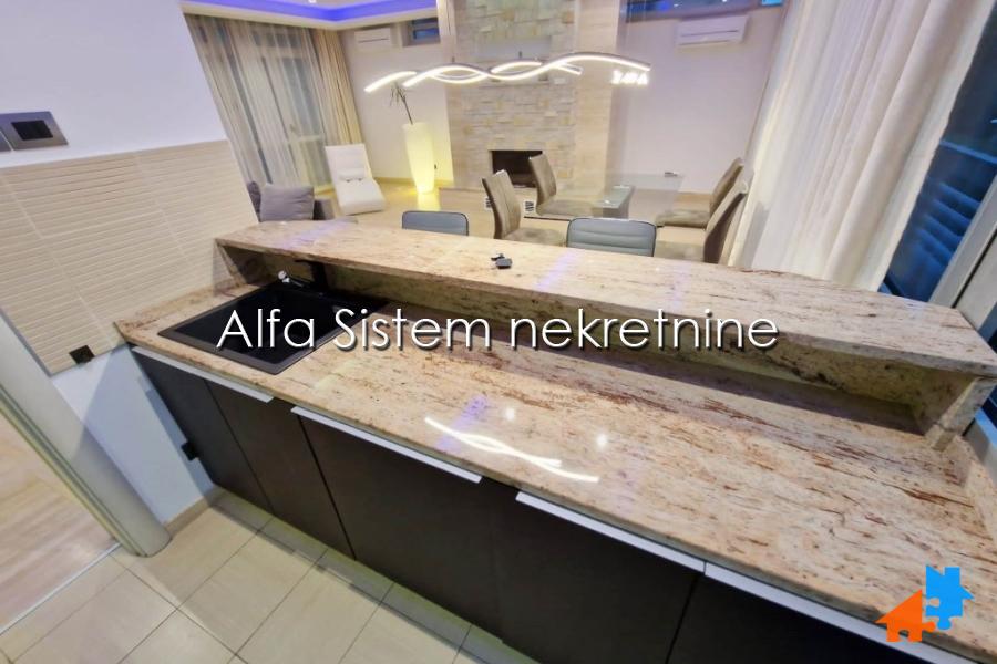 Izdavanje: Četvorosoban stan 148 m², Savski venac – Beograd