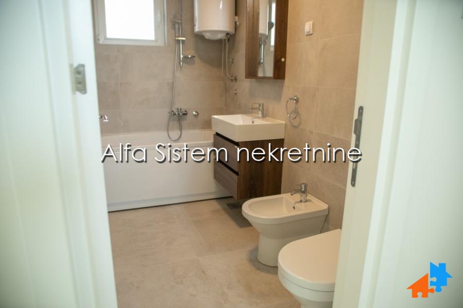 Izdavanje: Kuća 260 m², Čukarica – Beograd