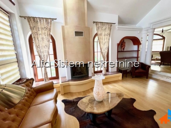 Izdavanje: Kuća 250 m², Voždovac – Beograd