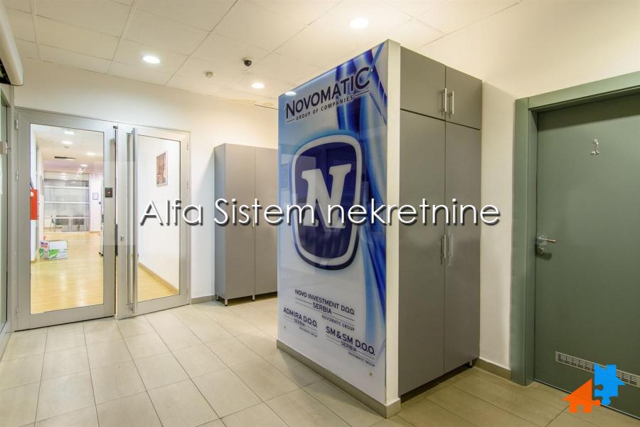 Izdavanje: Poslovni prostor 335 m², Bežanijska kosa – Beograd