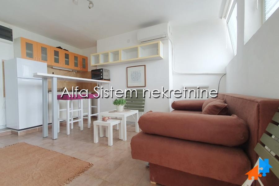 Izdavanje: Garsonjera 20 m², Zvezdara – Beograd
