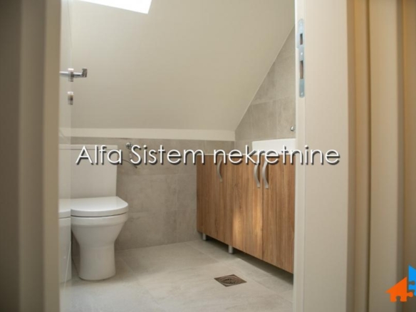 Izdavanje: Kuća 260 m², Čukarica – Beograd