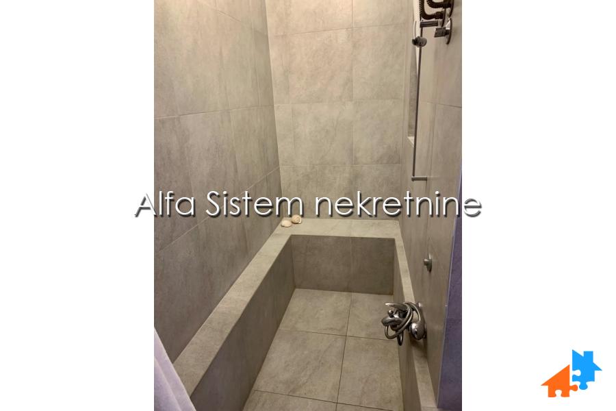 Izdavanje: Četvorosoban stan 133 m², Stari grad – Beograd
